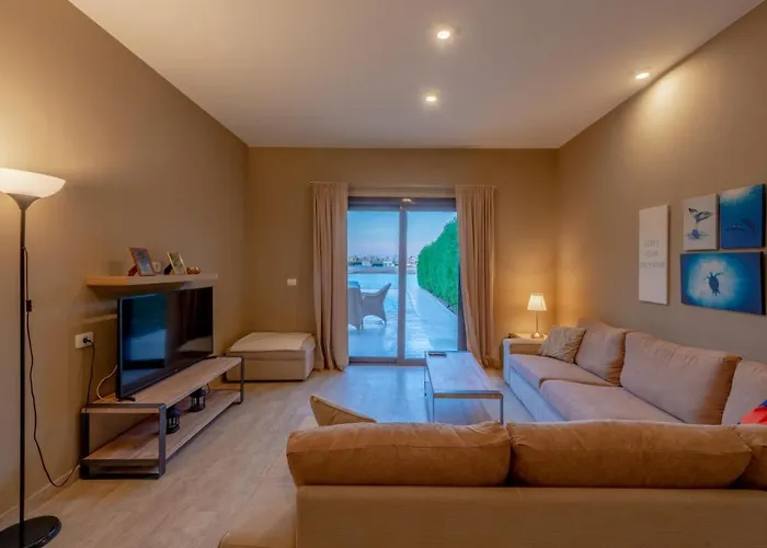 3Br Family Villa In Sabina, El Gouna, Lagoon & Private Heated Pool Villa *
