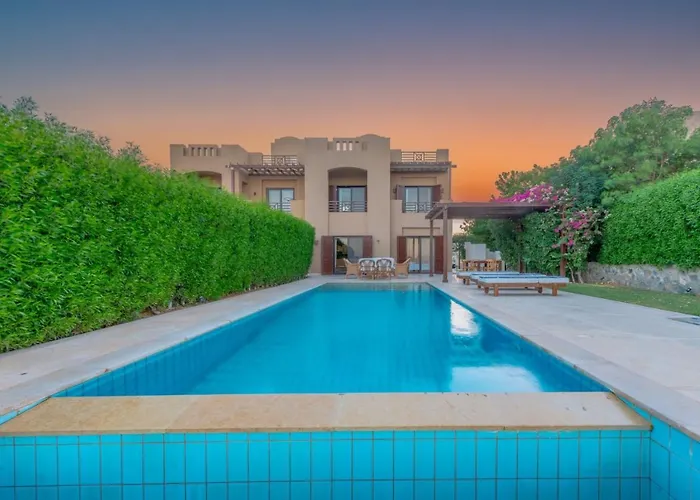 3Br Family Villa In Sabina, El Gouna, Lagoon & Private Heated Pool Villa