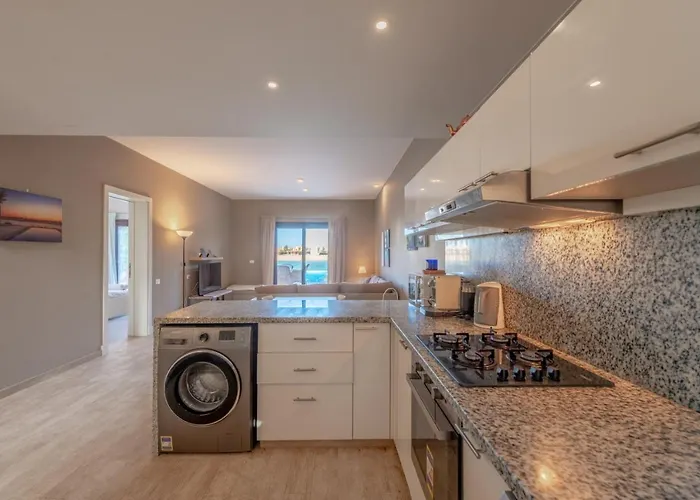 3Br Family Villa In Sabina, El Gouna, Lagoon & Private Heated Pool *