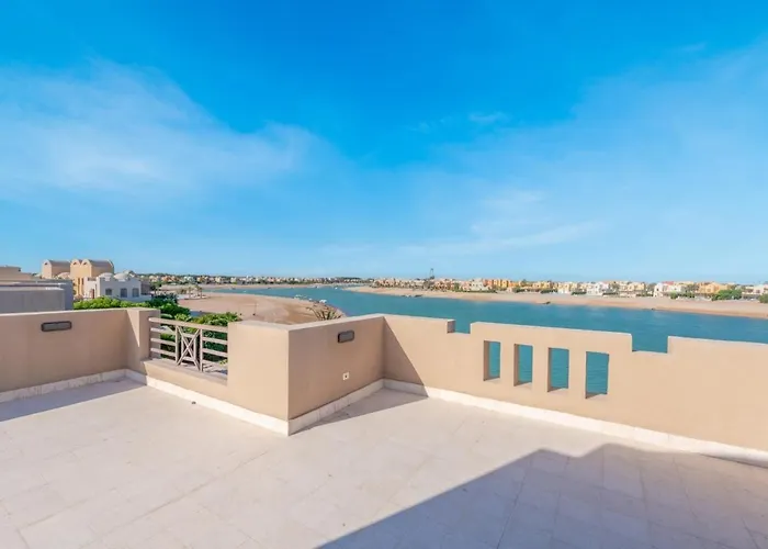 3Br Family Villa In Sabina, El Gouna, Lagoon & Private Heated Pool Villa *