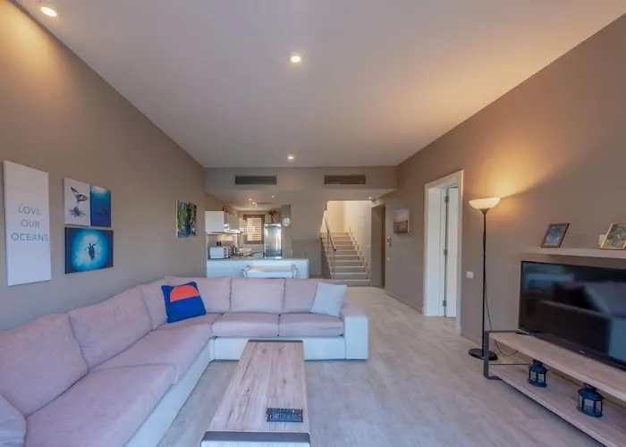 3Br Family Villa In Sabina, El Gouna, Lagoon & Private Heated Pool