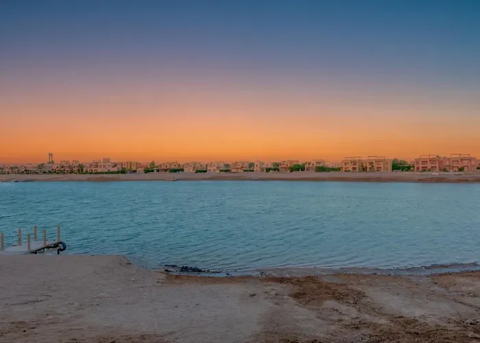 3Br Family Villa In Sabina, El Gouna, Lagoon & Private Heated Pool Villa Hurghada
