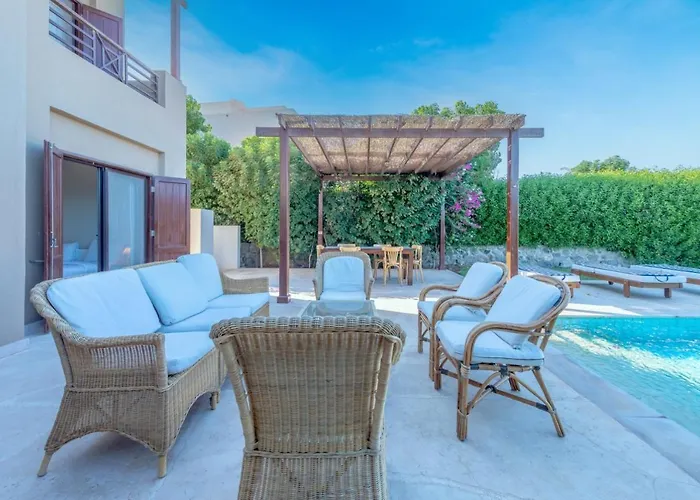 3Br Family Villa In Sabina, El Gouna, Lagoon & Private Heated Pool