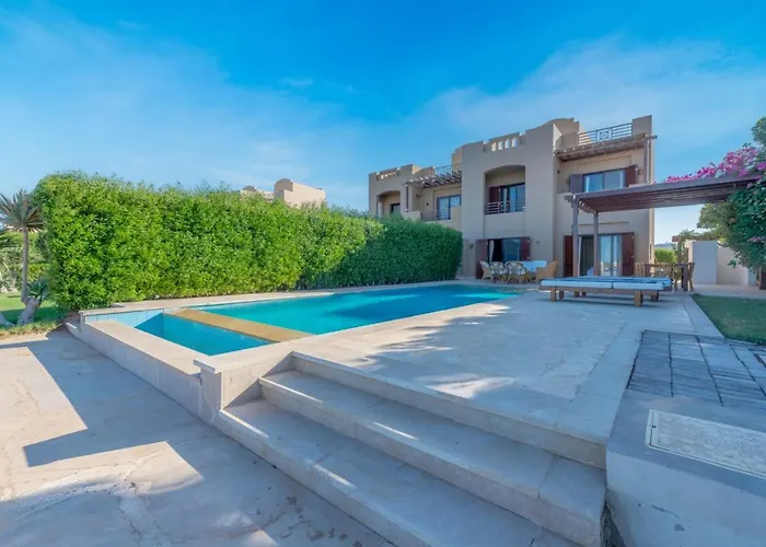3Br Family Villa In Sabina, El Gouna, Lagoon & Private Heated Pool *